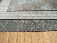 Strato di gomma della pavimentazione del sughero dell'inclinazione della stuoia dei materiali di gomma della guarnizione usato per la stuoia di yoga della palestra