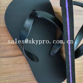 Flip-flop normali neri comodi/pantofole resistenti all'uso della spiaggia estate dei sandali
