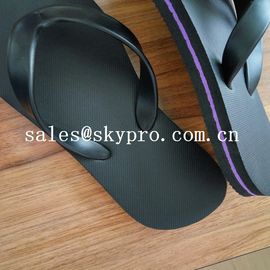 Flip-flop normali neri comodi/pantofole resistenti all'uso della spiaggia estate dei sandali