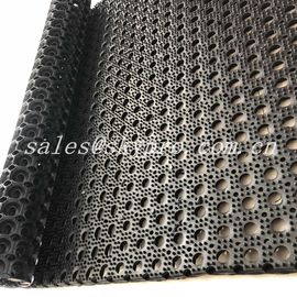 La cucina della prova di olio fora le stuoie della gomma di nitrile resistenti con la cavità