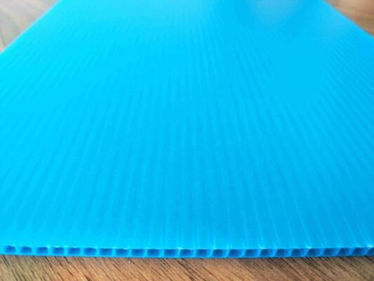 Carta di plastica impermeabile riciclabile a prova di UV Carta di PP corrugata per imballaggi industriali